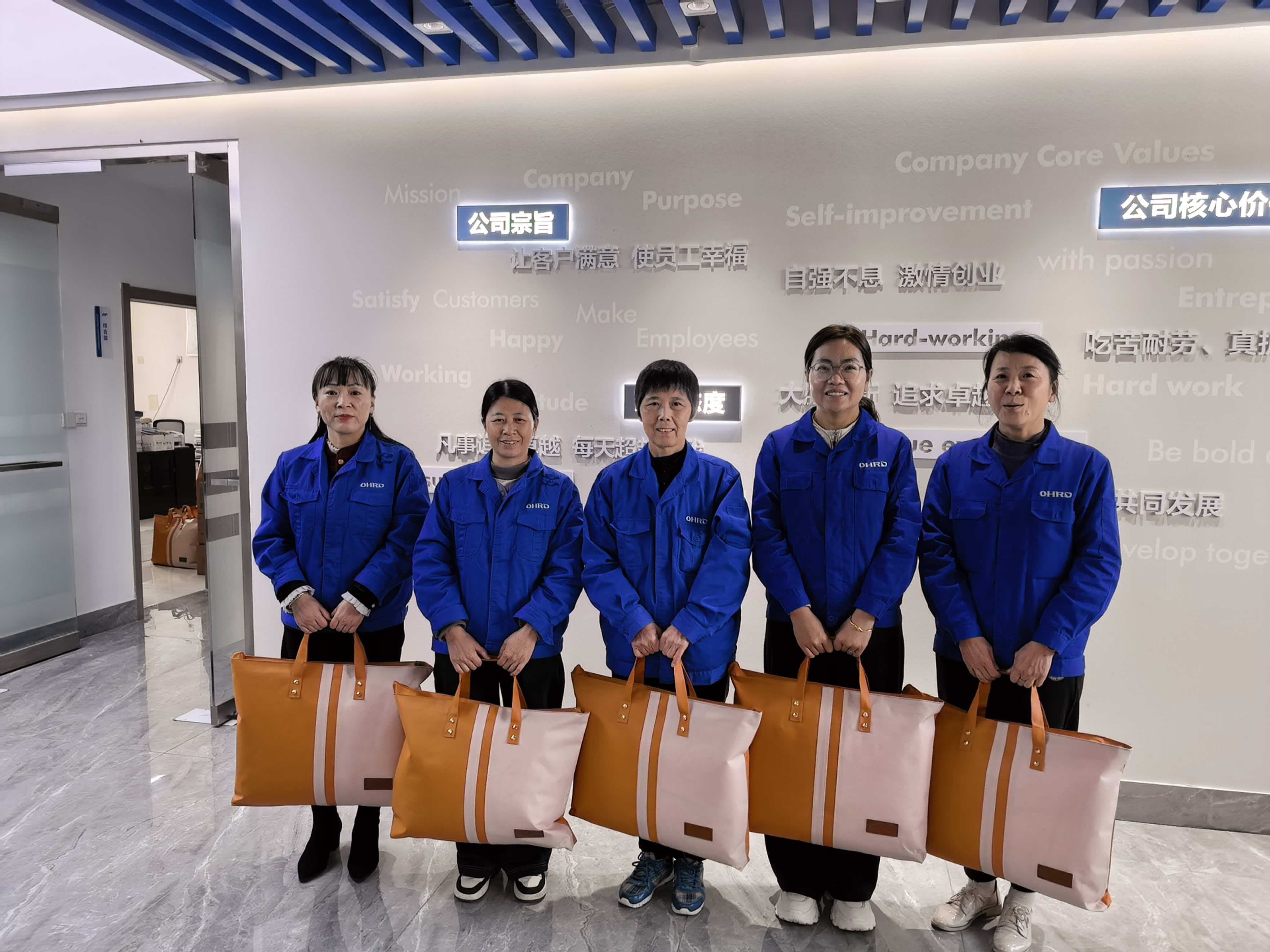 祝鴻瑞全體女職工”女神“節(jié)快樂